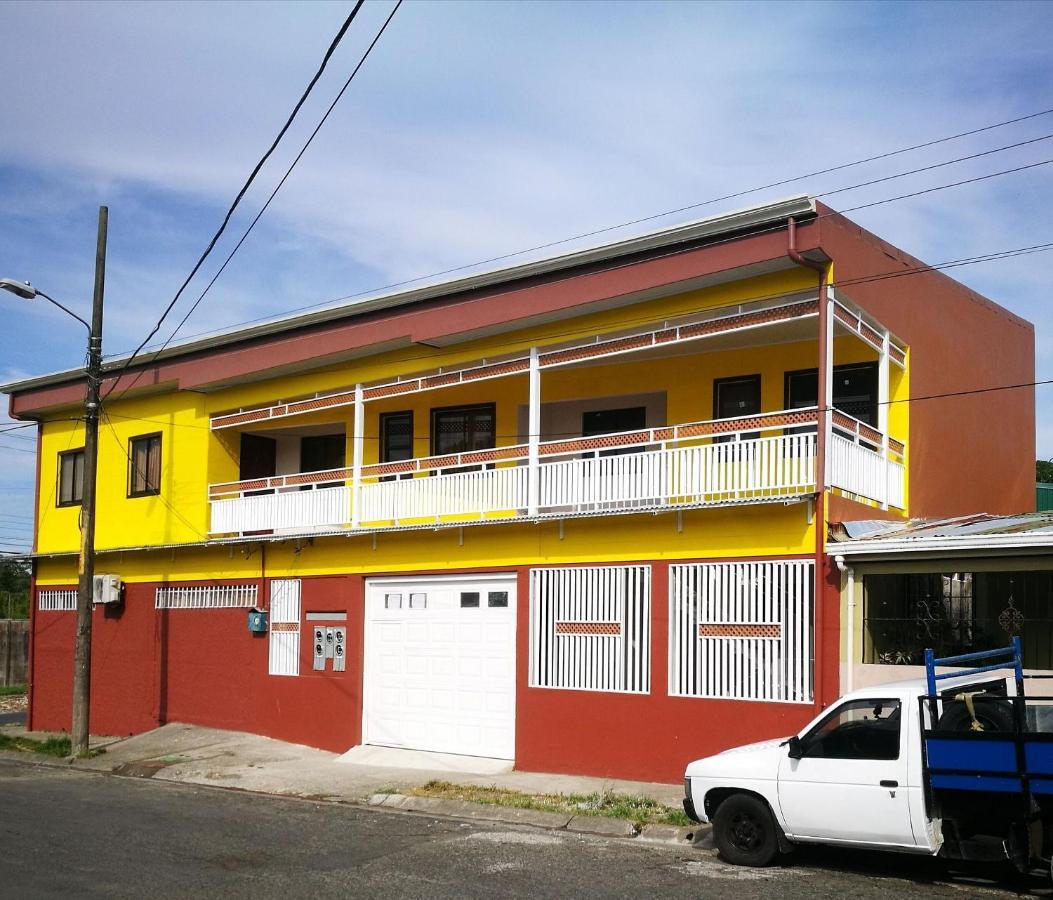 Aptos Casa Caribe, Habitaciones Privadas En Aptos Compartidos & Aptos Completos Con Auto Entrada Пуерто Лимон Екстериор снимка
