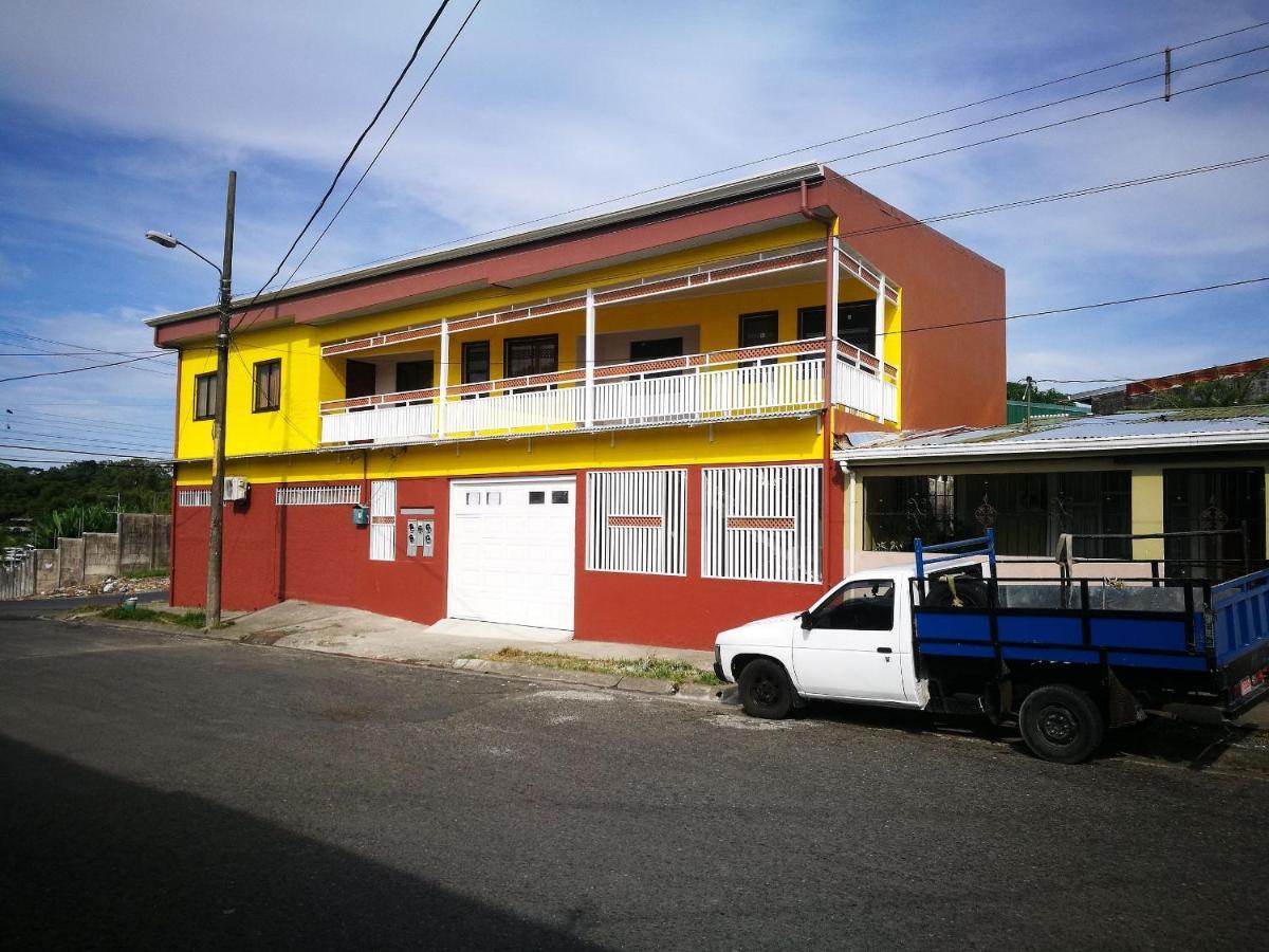 Aptos Casa Caribe, Habitaciones Privadas En Aptos Compartidos & Aptos Completos Con Auto Entrada Пуерто Лимон Екстериор снимка